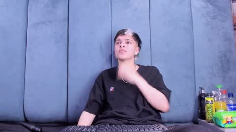 megan_thompsonn_ online show from April 22, 2:52 am