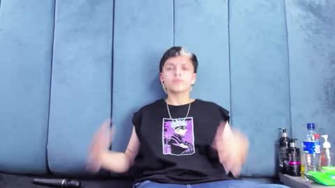 megan_thompsonn_ online show from April 25, 2:58 am