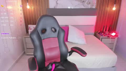 Megan  online show from October 7, 12:53 pm