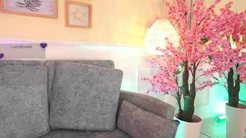 Megan Lowell online show from April 22, 7:44 pm