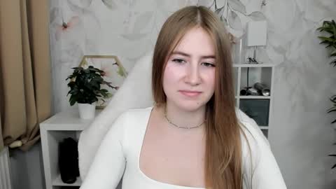 Megan online show from November 12, 3:10 pm