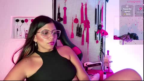 Snapshot of meggan_greey chatting on February 8, 6:44 pm Your best slave online show from February 8, 6:44 pm
