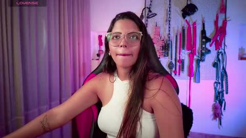 Snapshot of meggan_greey chatting on September 9, 9:14 pm Your best slave online show from September 9, 9:14 pm