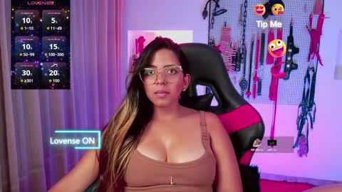 Snapshot of meggan_greey chatting on September 28, 8:03 pm Your best slave online show from September 28, 8:03 pm