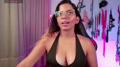 Snapshot of meggan_greey chatting on September 17, 9:13 pm Your best slave online show from September 17, 9:13 pm