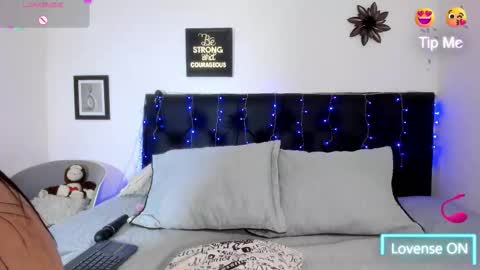 Snapshot of megganevans chatting on October 17, 10:35 pm online show from October 17, 10:35 pm