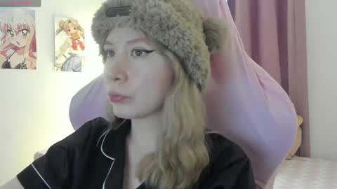 Mei  online show from April 23, 9:39 pm