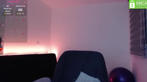 WETWATERMELL online show from November 28, 3:42 am