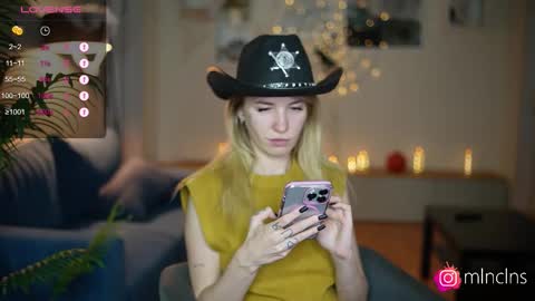 MELANIE  PVT ONLY 60TK PER MIN online show from October 30, 3:35 pm