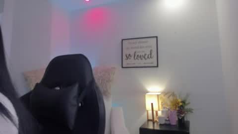 melan_owen online show from April 30, 11:04 am