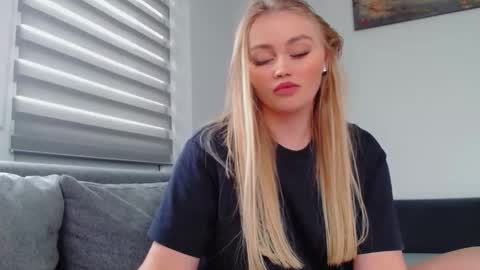 Melania online show from April 25, 1:52 pm