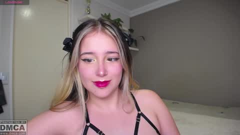 Snapshot of melanie__5 chatting on January 10, 8:26 pm Melanie Baez online show from January 10, 8:26 pm