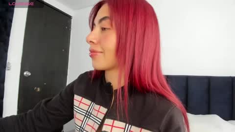 Melanie roux  online show from April 27, 2:14 pm