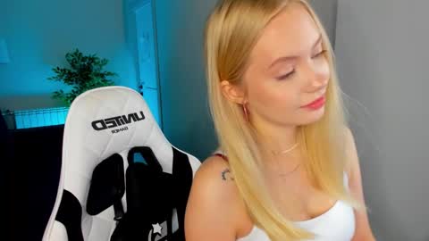 Snapshot of melanie_ryer chatting on September 10, 1:38 am Melanie online show from September 10, 1:38 am