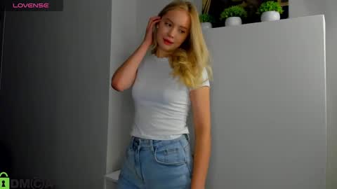 Snapshot of melanie_ryer chatting on September 11, 1:39 am Melanie online show from September 11, 1:39 am
