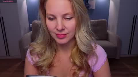 Melanie Bennett online show from April 23, 9:06 am