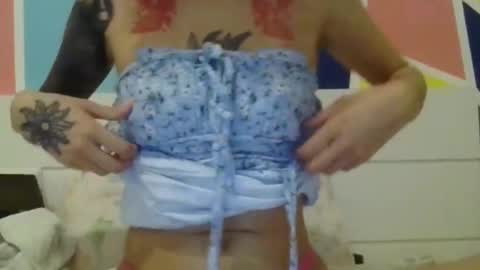 Snapshot of melaniefairy chatting on December 20, 3:58 am Melanie online show from December 20, 3:58 am