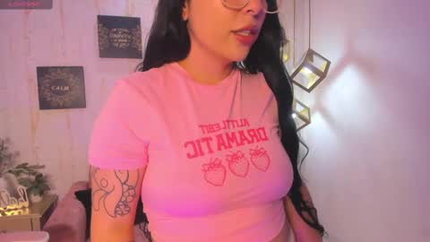 Snapshot of melaniegrayx chatting on March 5, 3:51 pm melaniegrayx online show from March 5, 3:51 pm