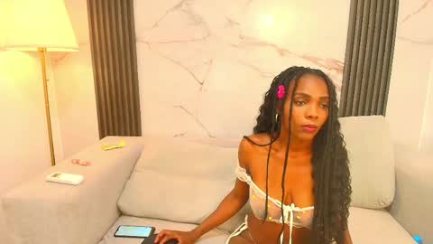 Melanie online show from April 26, 2:26 pm