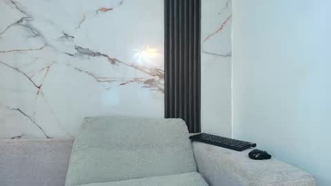 Melanie online show from April 10, 8:26 pm