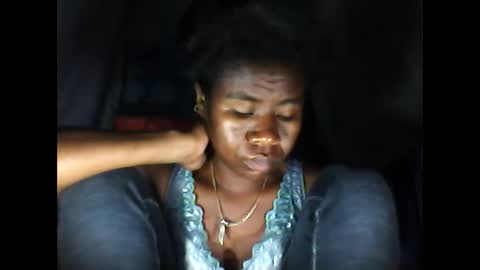 melanih online show from April 18, 7:58 pm