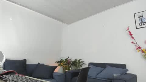 melaniie_roussel online show from September 22, 11:58 pm