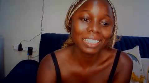 Snapshot of melanin_sassy96 chatting on October 11, 2:20 pm bad lil shawry online show from October 11, 2:20 pm