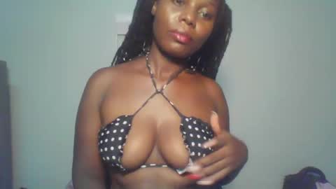 Snapshot of melanin_sassy96 chatting on January 18, 3:09 am bad lil shawry online show from January 18, 3:09 am