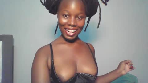 Snapshot of melanin_sassy96 chatting on January 12, 10:33 pm bad lil shawry online show from January 12, 10:33 pm