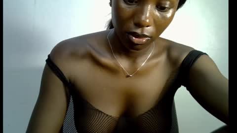 Snapshot of melanine_floral chatting on February 14, 7:17 am Praiz online show from February 14, 7:17 am