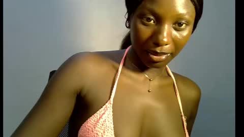 Snapshot of melanine_floral chatting on February 20, 8:47 pm Praiz online show from February 20, 8:47 pm