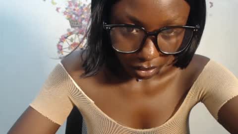 Snapshot of melanine_floral chatting on March 10, 6:56 pm Praiz online show from March 10, 6:56 pm