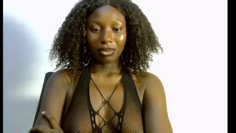 Snapshot of melanine_floral chatting on February 25, 7:09 am Praiz online show from February 25, 7:09 am