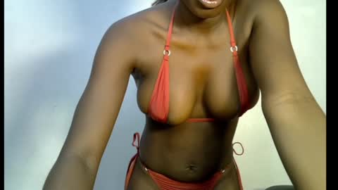Snapshot of melanine_floral chatting on February 7, 5:10 am Praiz online show from February 7, 5:10 am