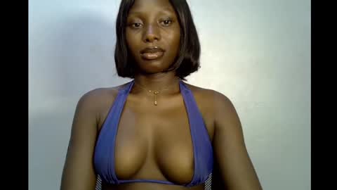 Snapshot of melanine_floral chatting on February 27, 9:36 pm Praiz online show from February 27, 9:36 pm