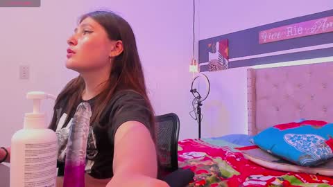 Hello im Melanine  online show from February 6, 10:36 am