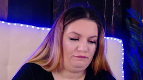 melanniebrown online show from April 8, 4:47 am