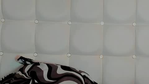 melanniebrown online show from February 13, 7:13 am