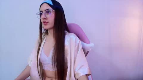 Snapshot of meli_candy6 chatting on October 15, 1:46 pm M E L I S S A online show from October 15, 1:46 pm
