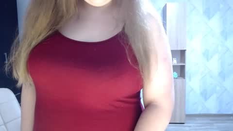 Snapshot of melina_beauty chatting on September 20, 3:16 am Melina online show from September 20, 3:16 am