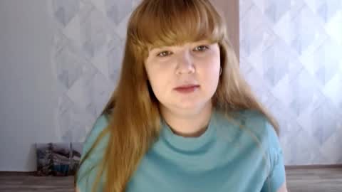 Snapshot of melina_beauty chatting on October 15, 7:33 am Melina online show from October 15, 7:33 am