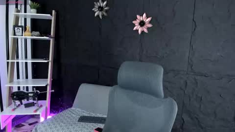 Snapshot of melisabostton_ chatting on October 6, 2:12 pm Melissa online show from October 6, 2:12 pm