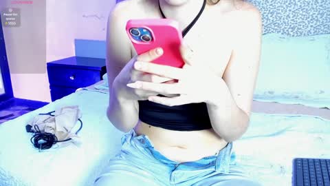 Snapshot of melisabostton_ chatting on February 2, 2:13 pm Melissa online show from February 2, 2:13 pm