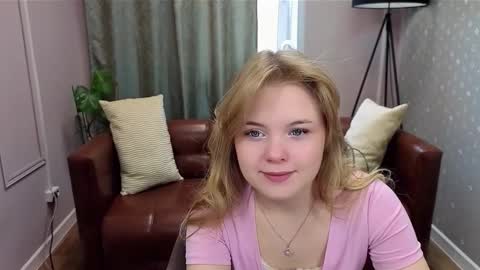 Snapshot of melissa_199 chatting on October 20, 7:11 am Sophia online show from October 20, 7:11 am
