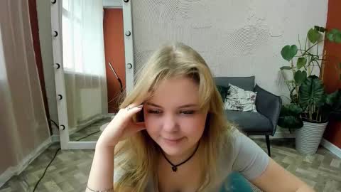 Snapshot of melissa_199 chatting on October 14, 10:18 am Sophia online show from October 14, 10:18 am
