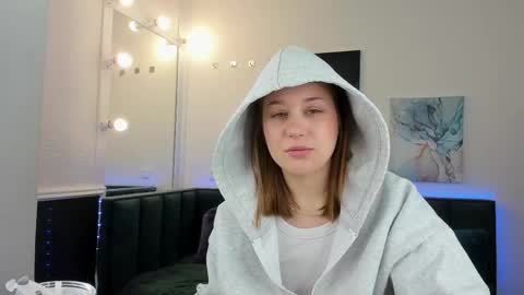 Hi I am Melissa online show from January 17, 1:02 am