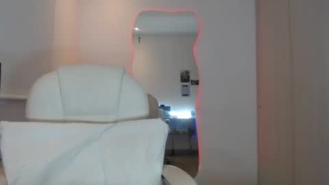 Snapshot of melissa_sexytits chatting on September 17, 2:42 am Lau   online show from September 17, 2:42 am