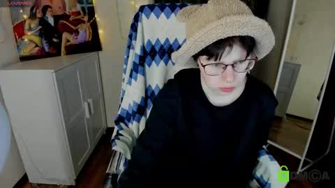 Melissa online show from October 19, 3:14 pm