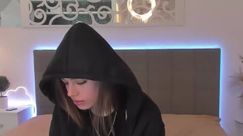 MelissaCrayzy online show from April 25, 7:44 am