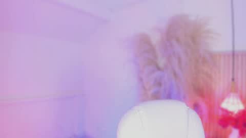 M E L I S S A  online show from April 25, 12:41 pm